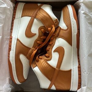 SOLD-New Nike dunk high retro se’s jordans size 9.5